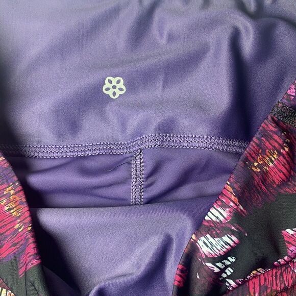 NWT Peach Reversible leggings.  - Picture 9 of 14